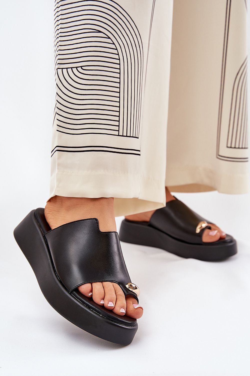 Flip-flops model 209953 Step in style