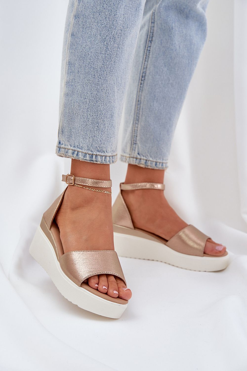 Buskin model 210149 Step in style
