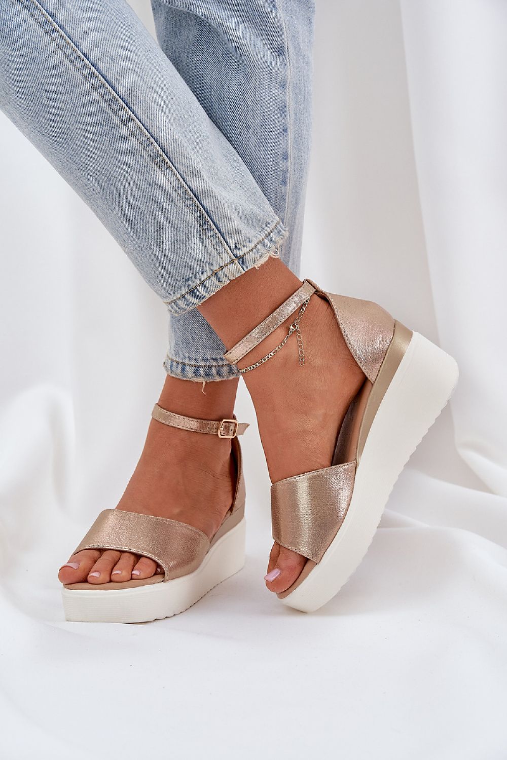 Buskin model 210149 Step in style