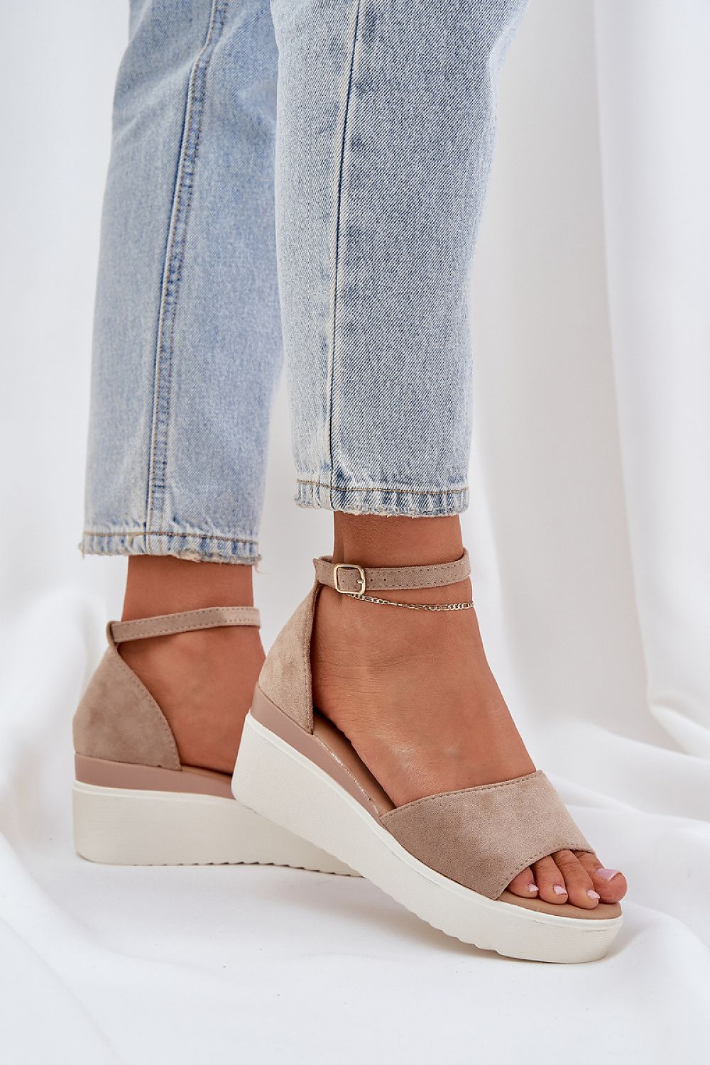 Buskin model 210150 Step in style