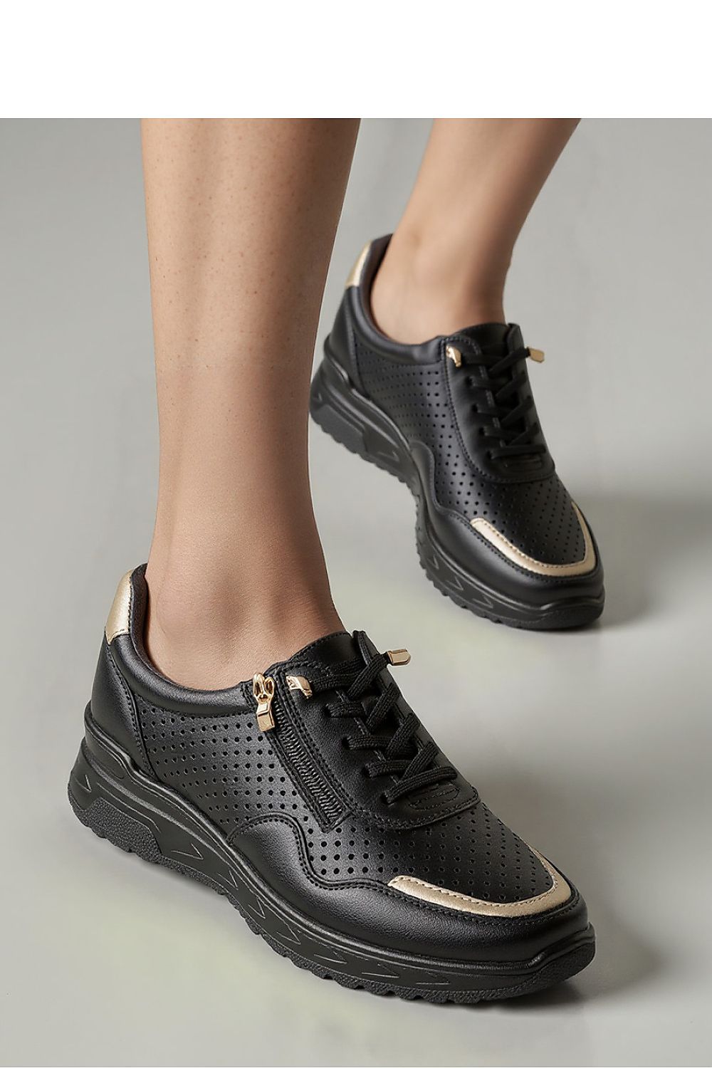 Sport Shoes model 210201 Inello