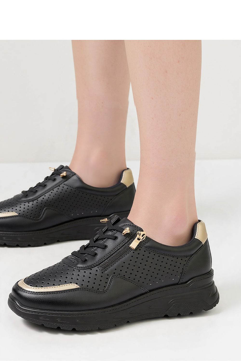 Sport Shoes model 210201 Inello