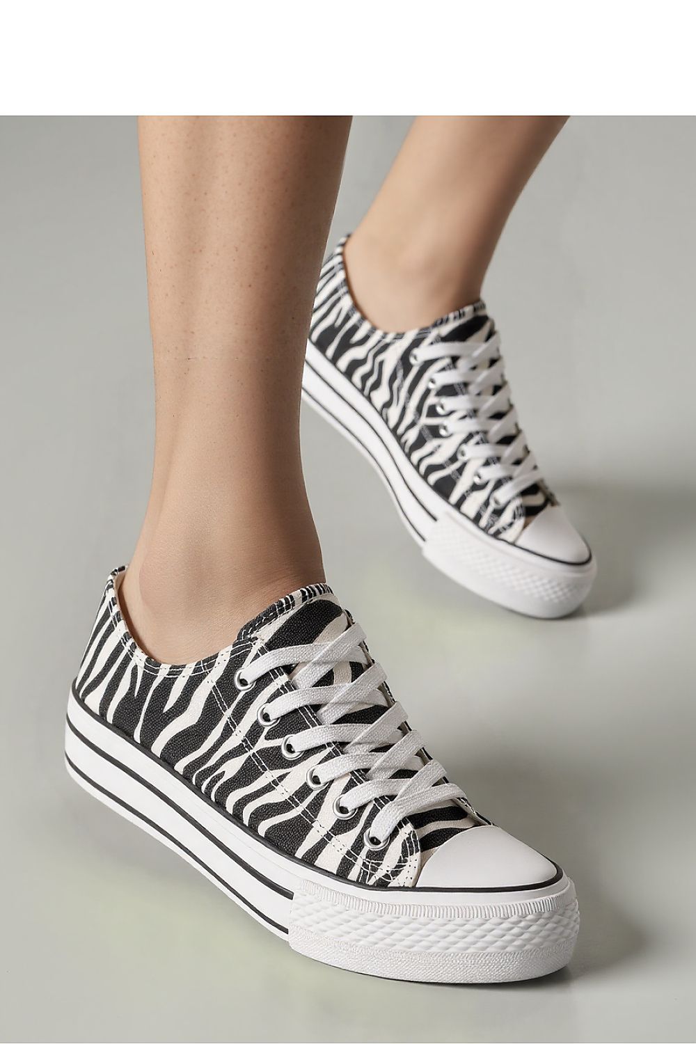 Sneakers model 210202 Inello