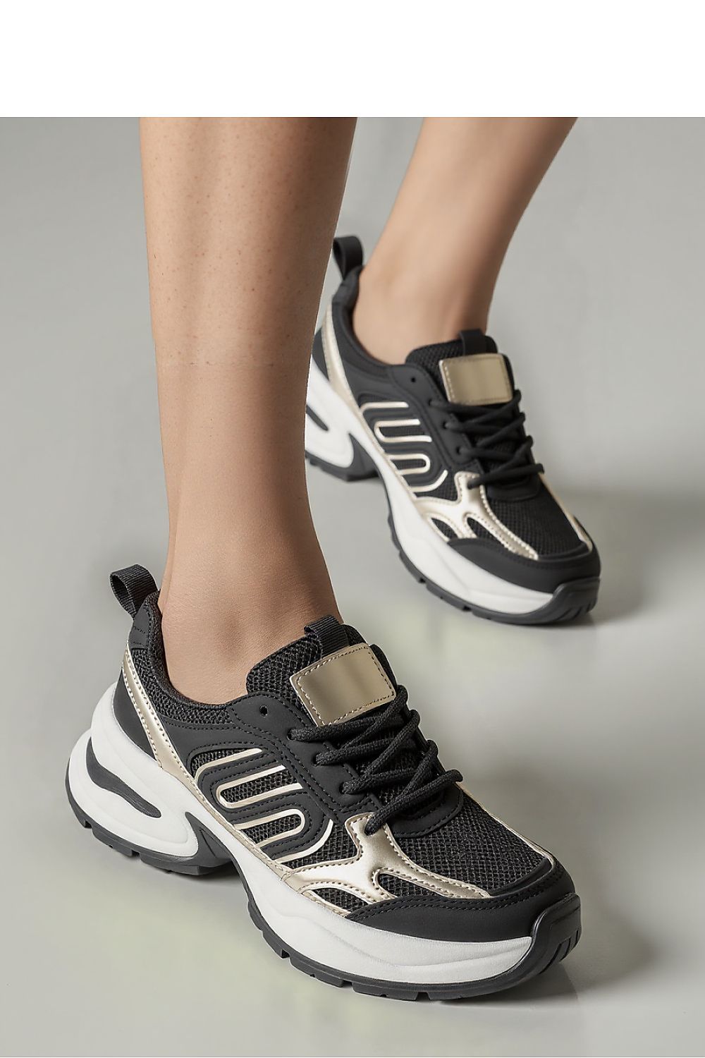 Sport Shoes model 210210 Inello