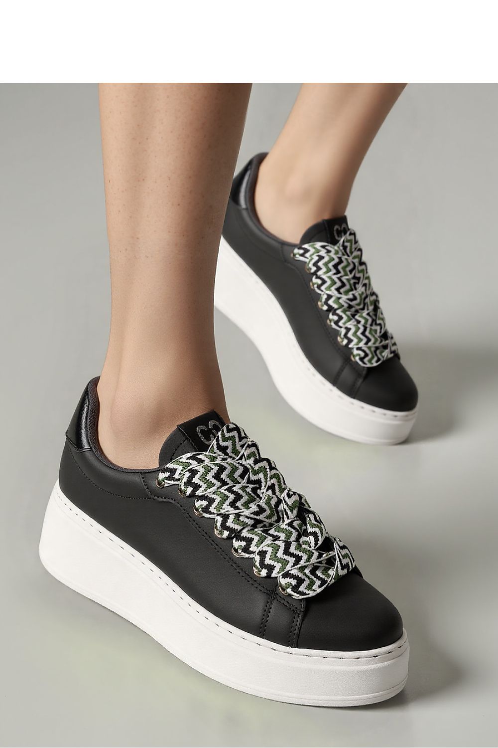 Sport Shoes model 210227 Inello