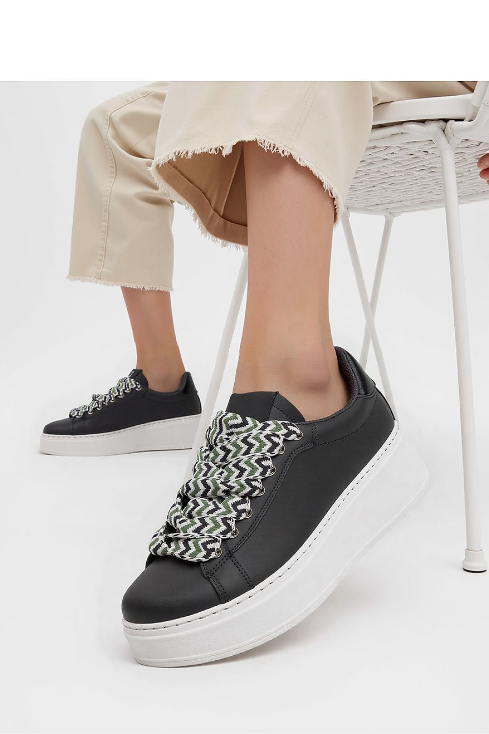 Sport Shoes model 210227 Inello