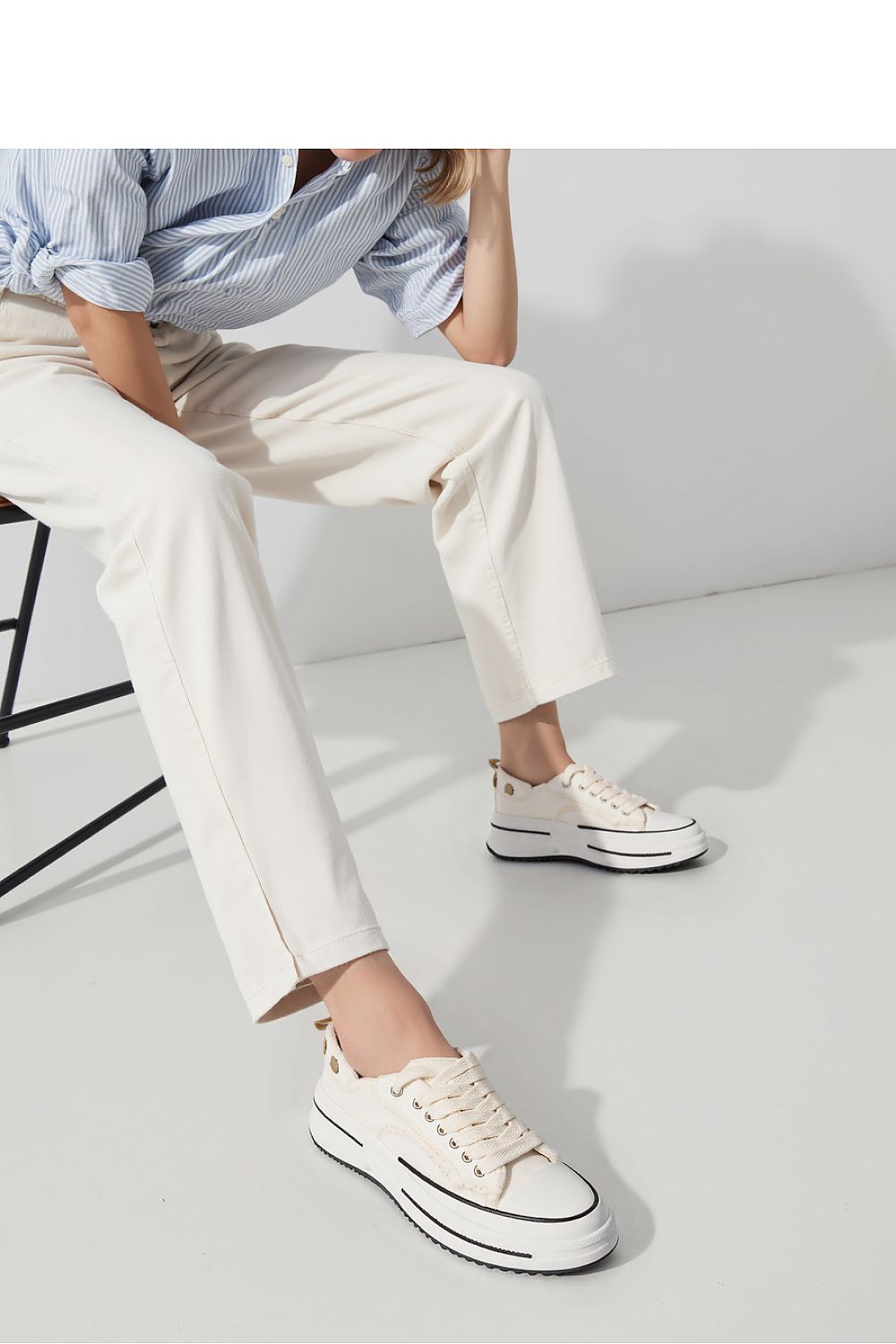Sport Shoes model 210236 Inello