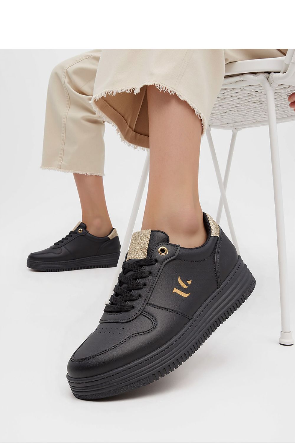 Sport Shoes model 210259 Inello