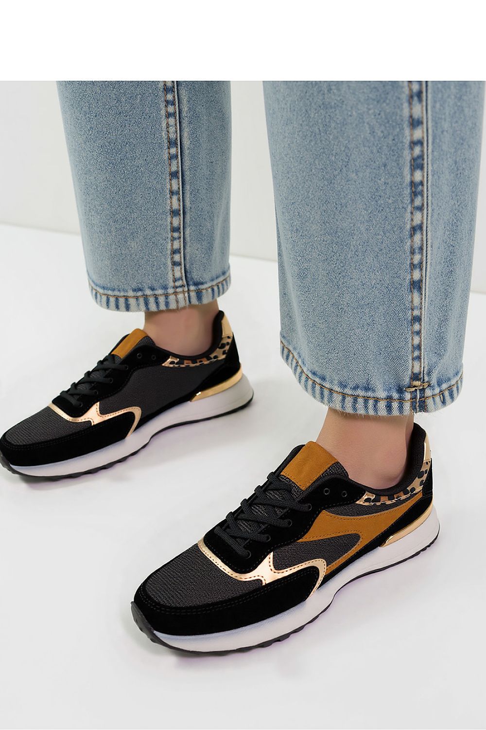 Sport Shoes model 210276 Inello