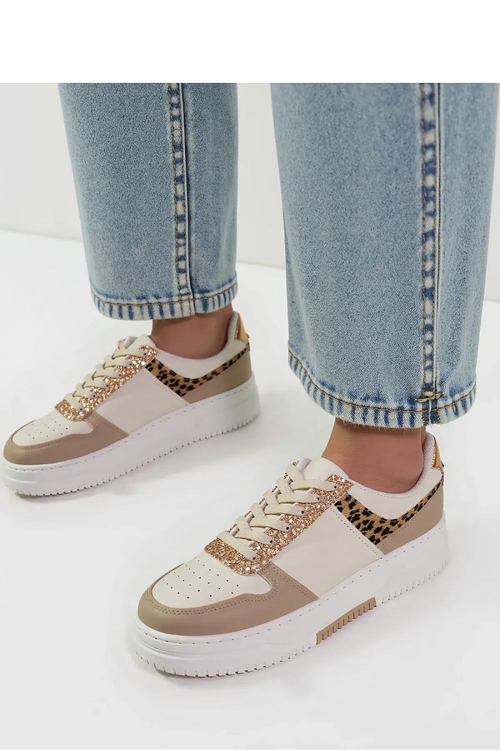 Sport Shoes model 210385 Inello