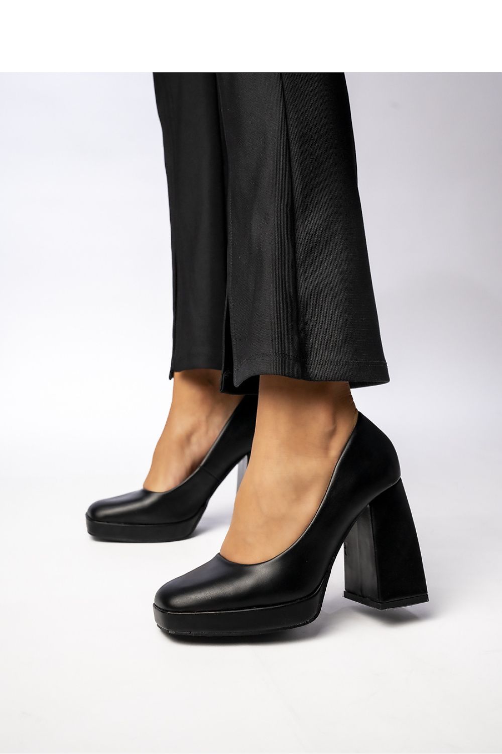 Block heel pumps model 210548 Inello