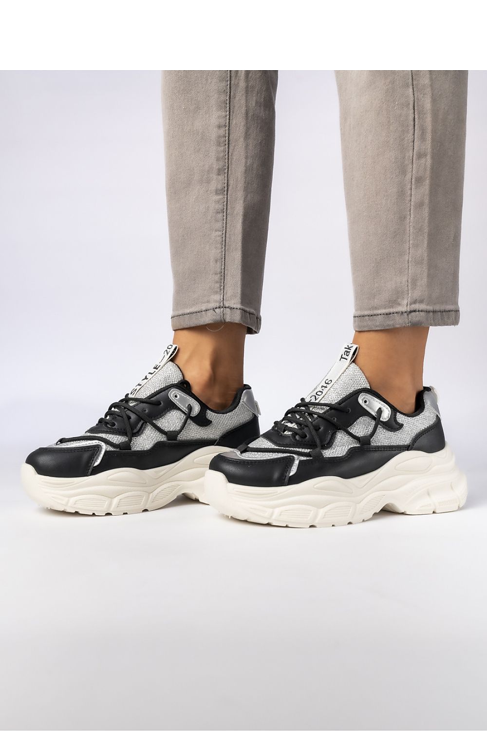 Sport Shoes model 210599 Inello